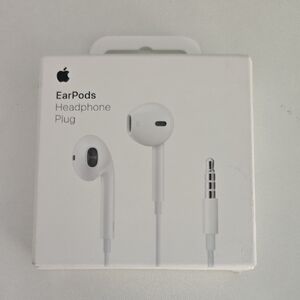 Apple EarPods with White Headphone Plug